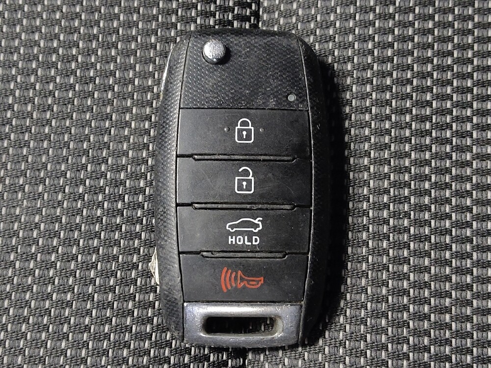 2017 Kia Forte in Houston, TX 77074 - 18078317 32