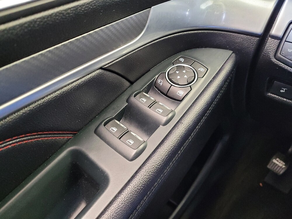 2018 Ford Explorer in Louisville, KY 40258 - 18078324 27