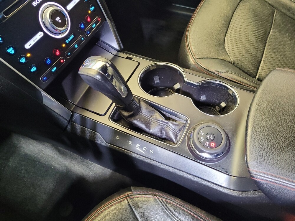 2018 Ford Explorer in Louisville, KY 40258 - 18078324 26