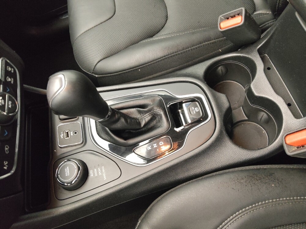 2019 Jeep Cherokee in St. Louis, MO 63125 - 18078339 26