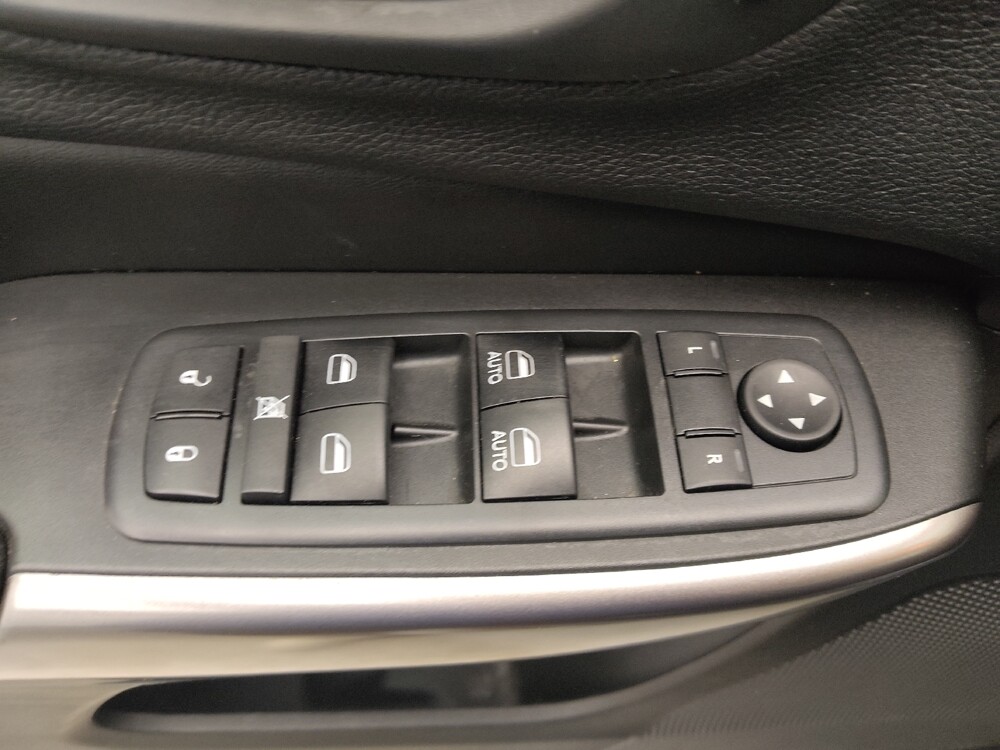 2019 Jeep Cherokee in St. Louis, MO 63125 - 18078339 27