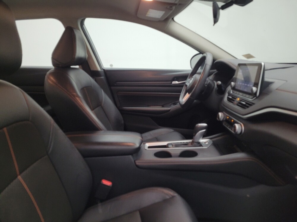 2021 Nissan Altima in Louisville, KY 40258 - 18078432 21