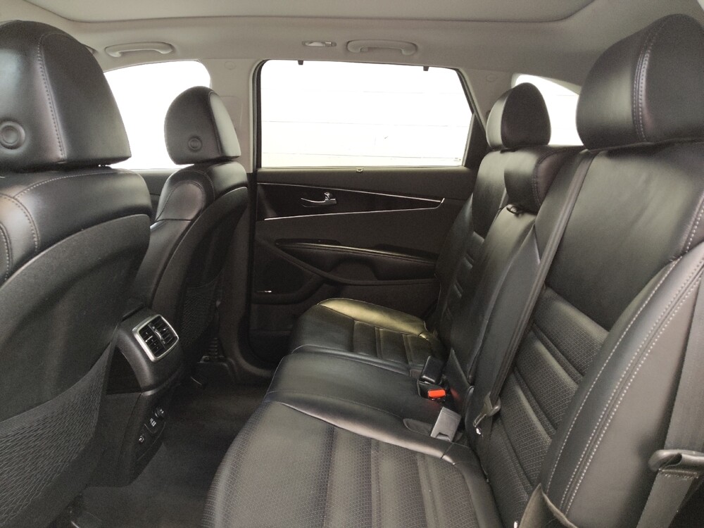 2019 Kia Sorento in Cincinnati, OH 45255 - 18078452 18