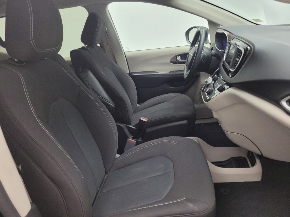 2022 Chrysler Voyager in Huntsville, AL 35816 - 18078459 21