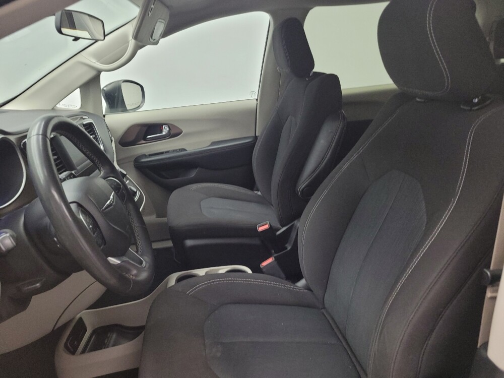 2022 Chrysler Voyager in Huntsville, AL 35816 - 18078459 17