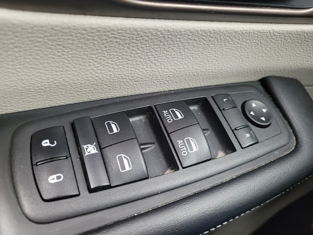 2022 Chrysler Voyager in Huntsville, AL 35816 - 18078459 27