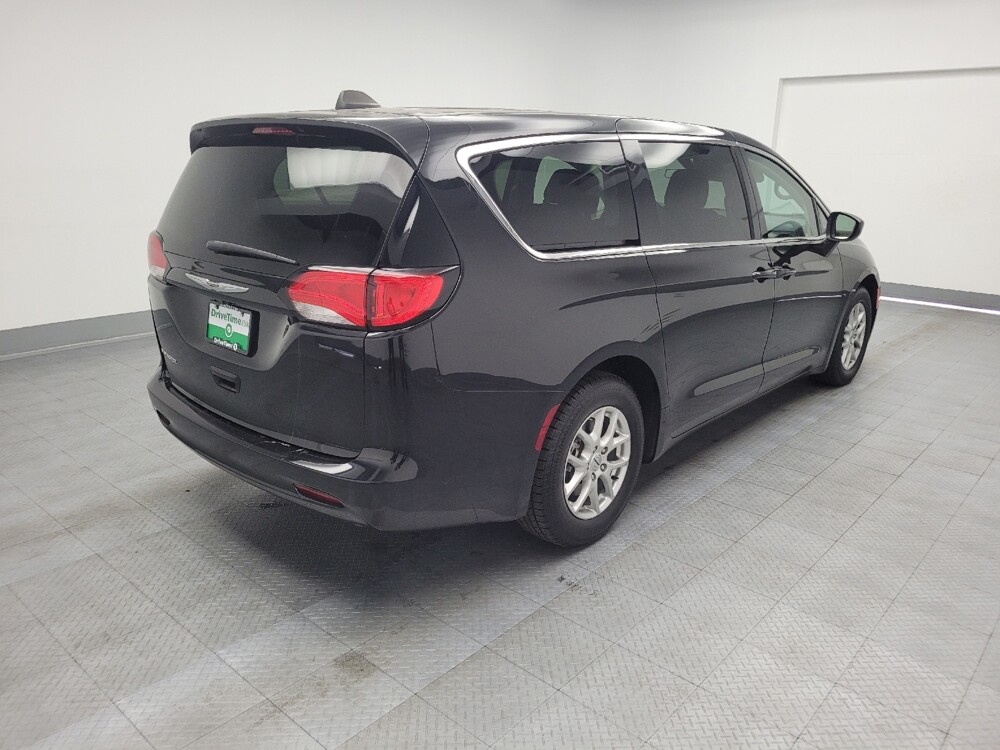 2022 Chrysler Voyager in Huntsville, AL 35816 - 18078459 9