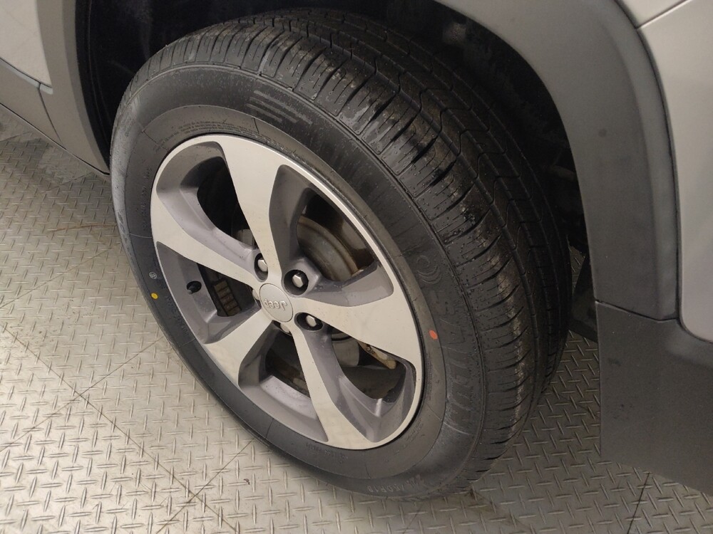 2020 Jeep Cherokee in Houston, TX 77074 - 18078468 31