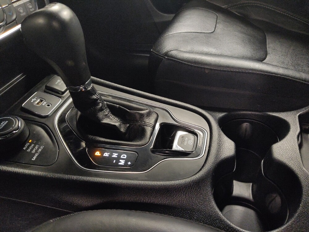 2020 Jeep Cherokee in Houston, TX 77074 - 18078468 26