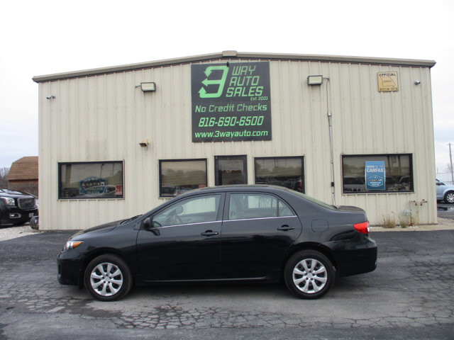 2013 Toyota Corolla in Oak Grove, MO 64075 - 18078486 8