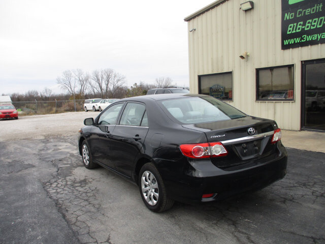 2013 Toyota Corolla in Oak Grove, MO 64075 - 18078486 7