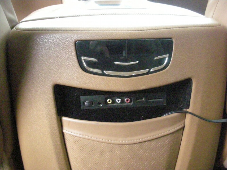 2016 Cadillac Escalade ESV in Nashville, TN 37209 - 18078490 7