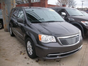 2016 Chrysler Town & Country in Nashville, TN 37209