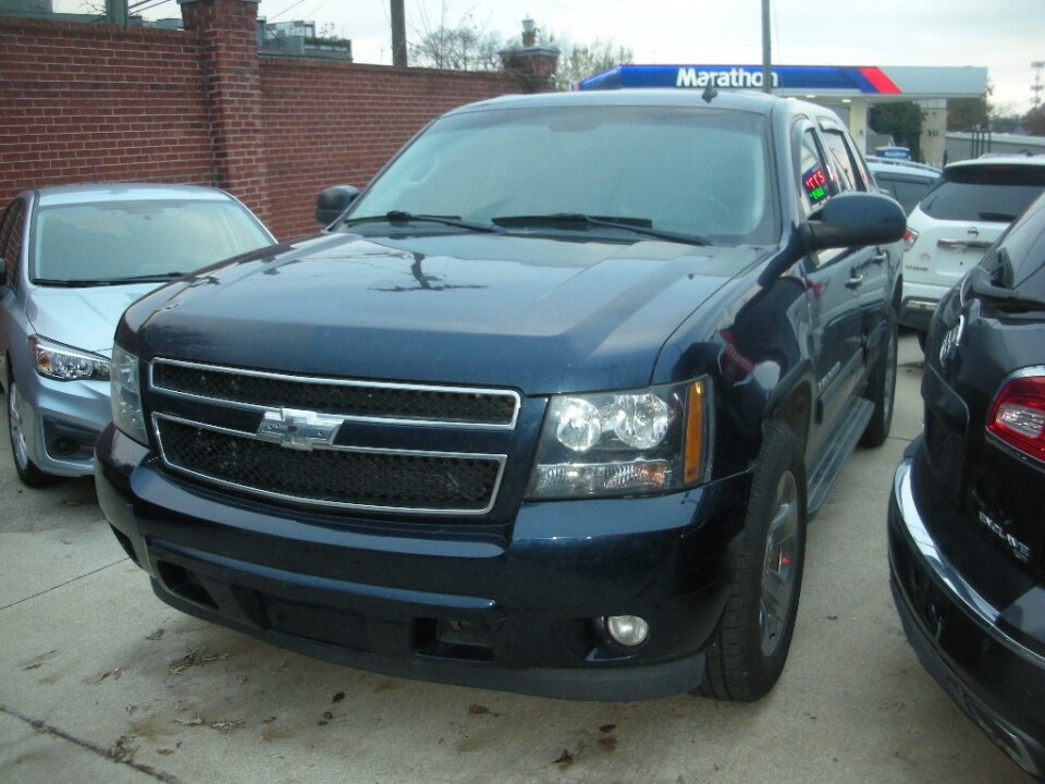 2010 Chevrolet Avalanche in Nashville, TN 37209 - 18078496 6