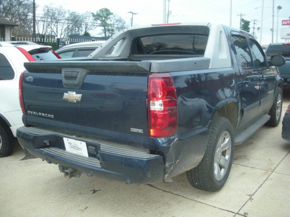 2010 Chevrolet Avalanche in Nashville, TN 37209 - 18078496 2