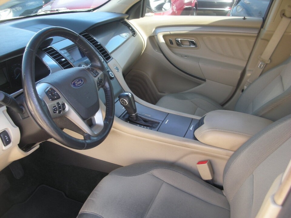 2014 Ford Taurus in Nashville, TN 37209 - 18078509 4