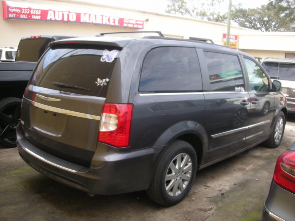 2016 Chrysler Town & Country in Nashville, TN 37209 - 18078513 2