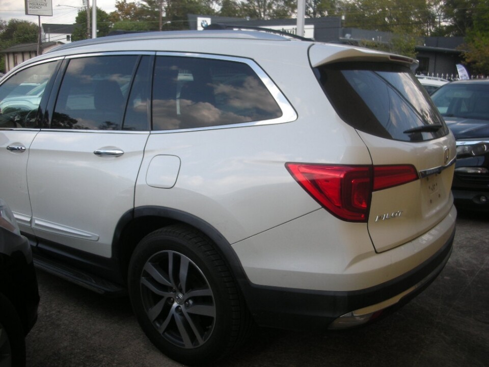 2016 Honda Pilot in Nashville, TN 37209 - 18078514 4