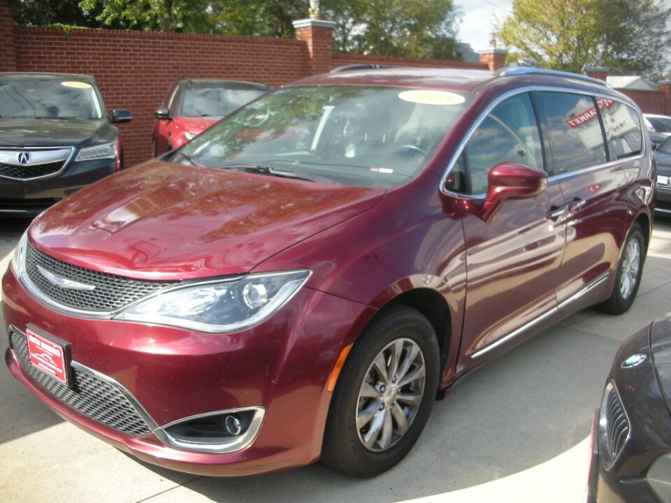 2018 Chrysler Pacifica in Nashville, TN 37209 - 18078516 7