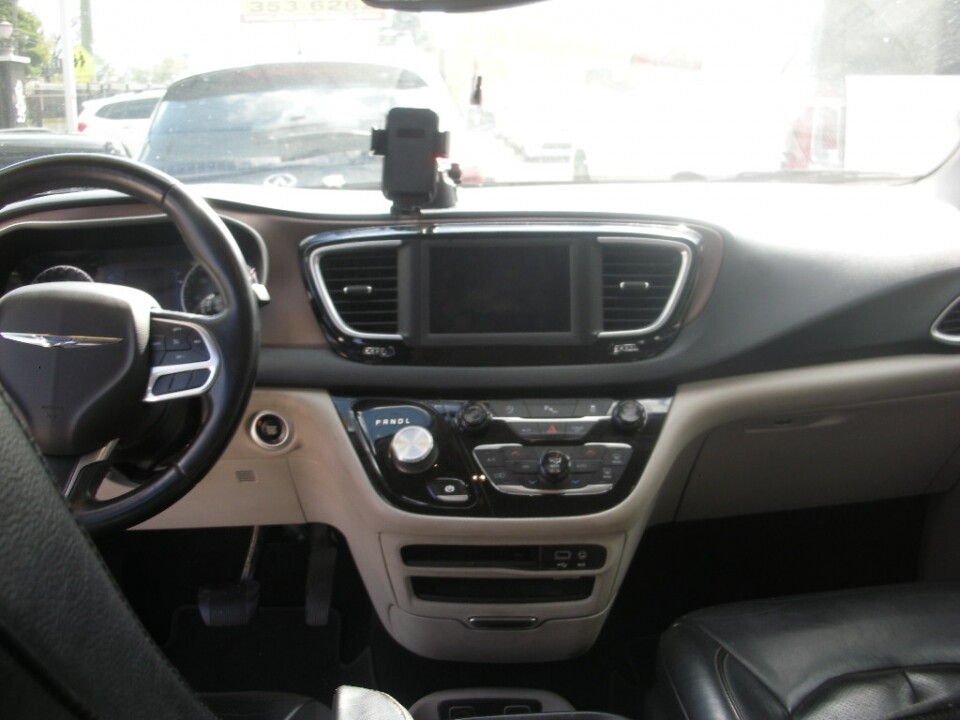 2018 Chrysler Pacifica in Nashville, TN 37209 - 18078516 8