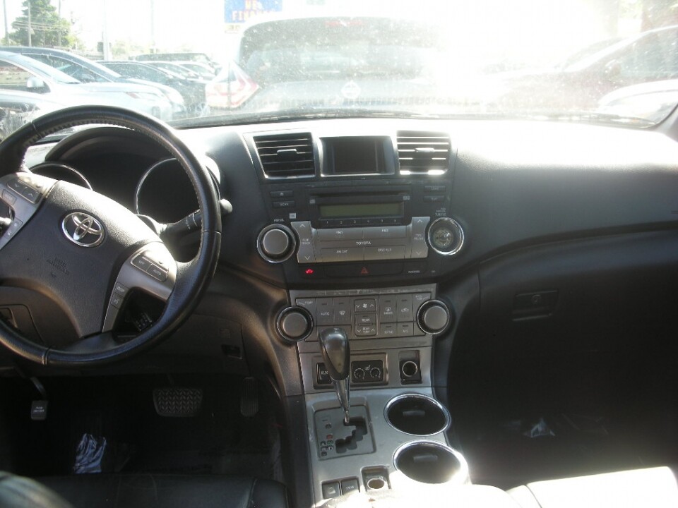 2010 Toyota Highlander in Nashville, TN 37209 - 18078523 8