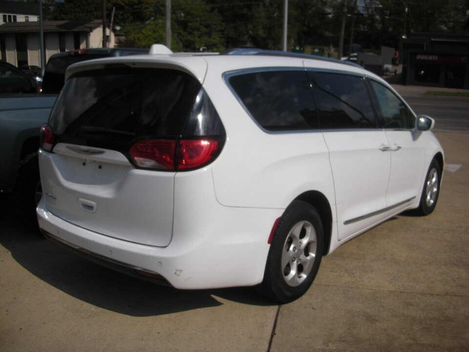 2017 Chrysler Pacifica in Nashville, TN 37209 - 18078529 2