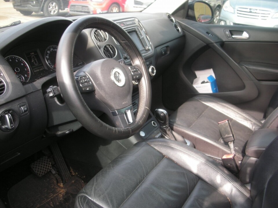 2017 Volkswagen Tiguan in Nashville, TN 37209 - 18078547 4