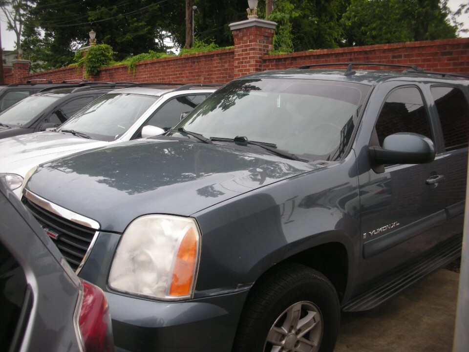 2008 GMC Yukon XL in Nashville, TN 37209 - 18078569 8