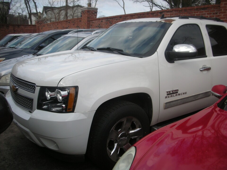 2011 Chevrolet Avalanche in Nashville, TN 37209 - 18078580 6