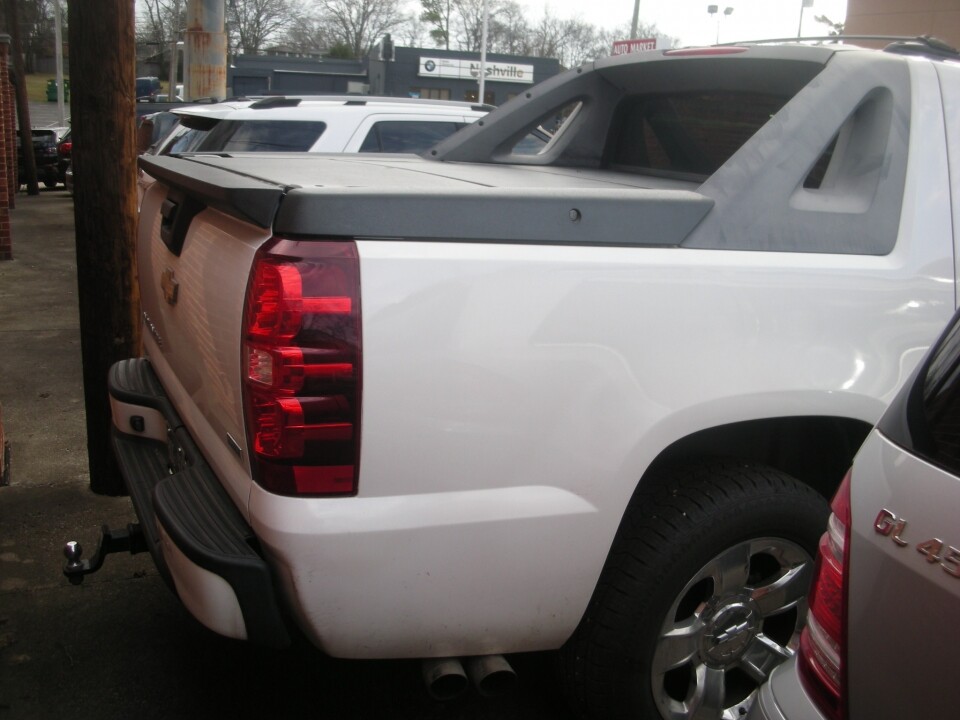 2011 Chevrolet Avalanche in Nashville, TN 37209 - 18078580 2