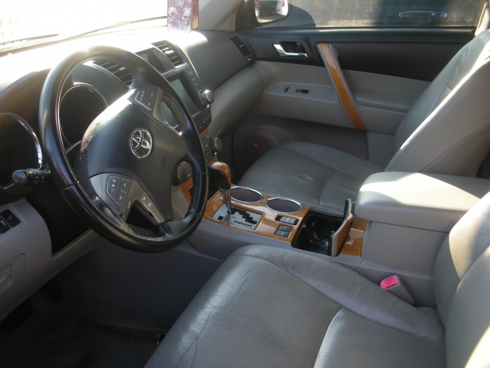 2008 Toyota Highlander in Nashville, TN 37209 - 18078590 4