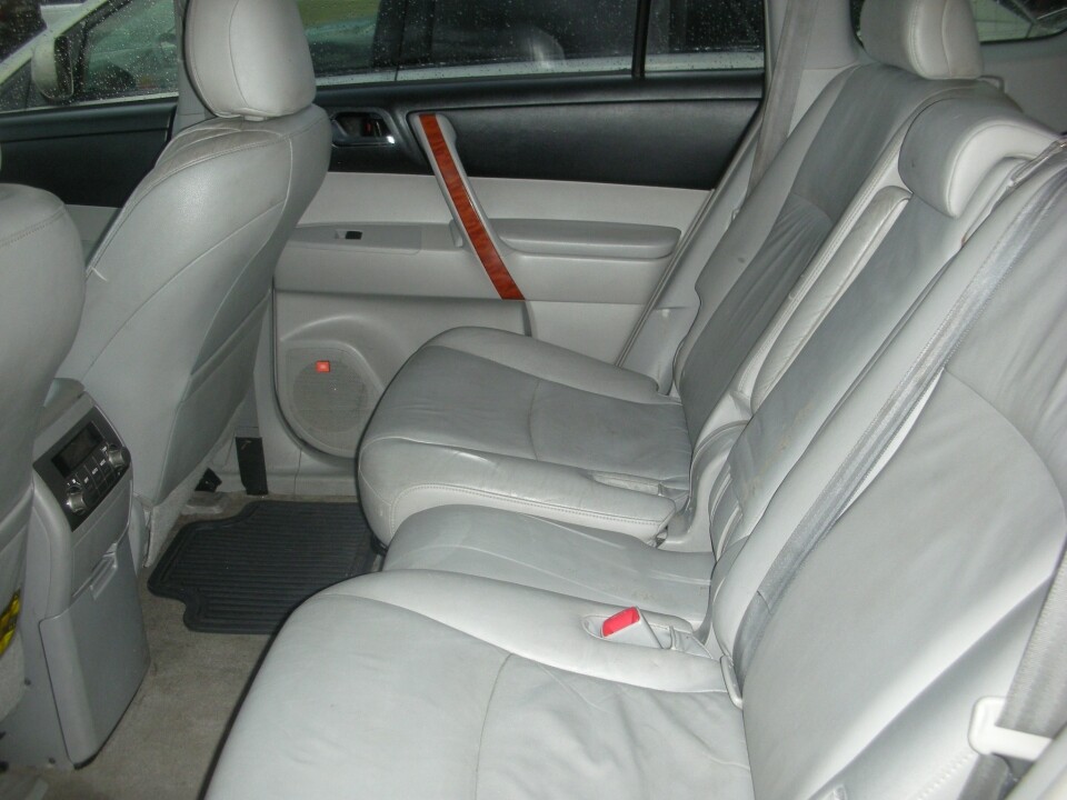 2009 Toyota Highlander in Nashville, TN 37209 - 18078603 5