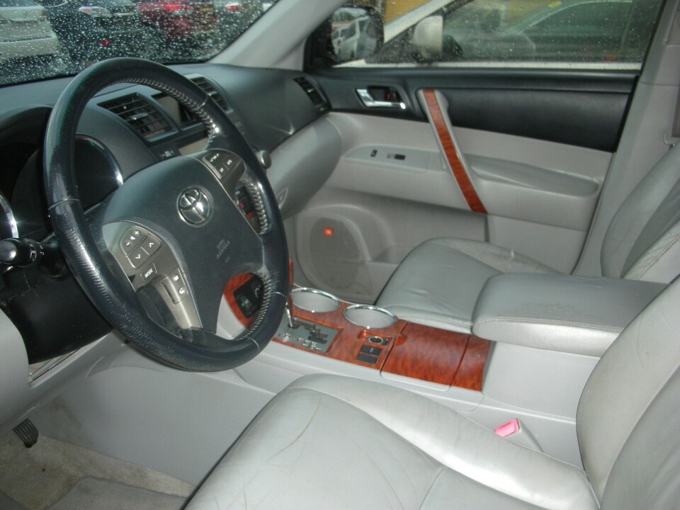 2009 Toyota Highlander in Nashville, TN 37209 - 18078603 4