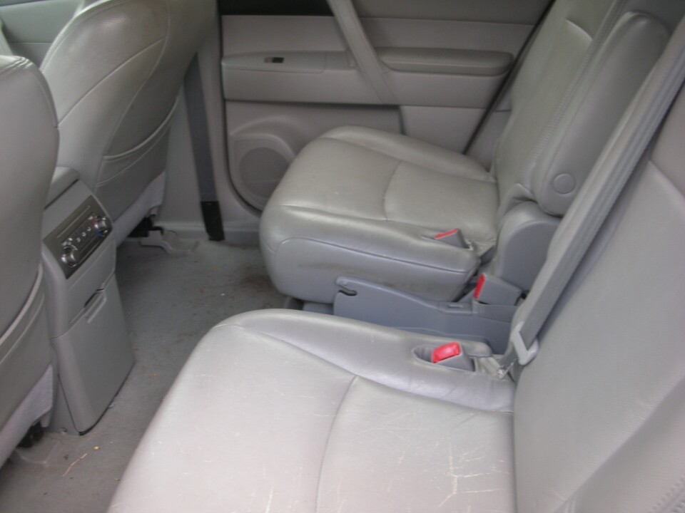 2010 Toyota Highlander in Nashville, TN 37209 - 18078613 5