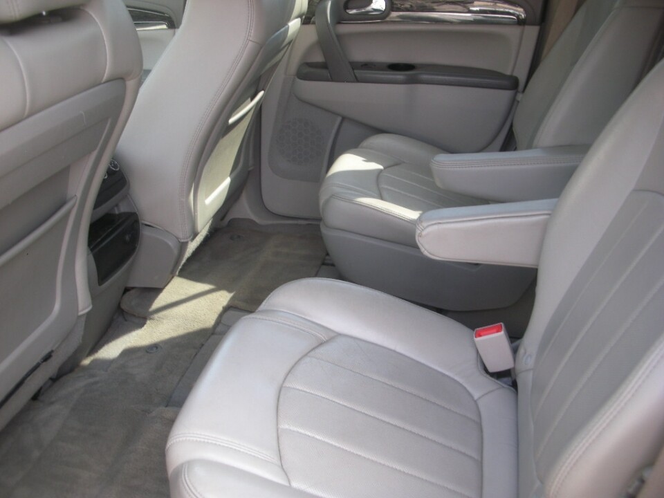 2013 Buick Enclave in Nashville, TN 37209 - 18078625 5