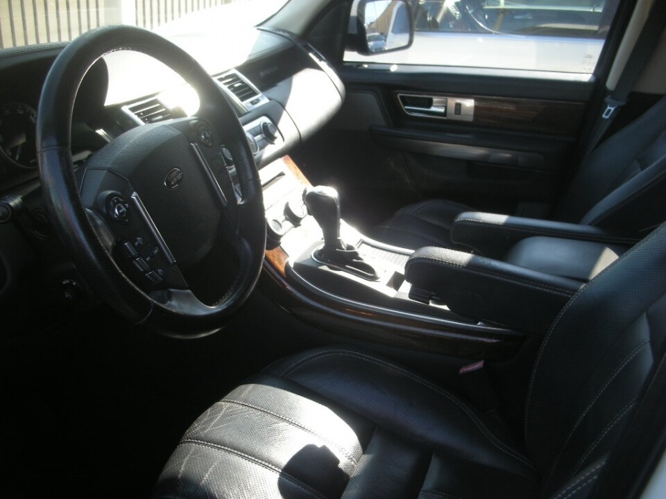 2011 Land Rover Range Rover Sport in Nashville, TN 37209 - 18078631 4