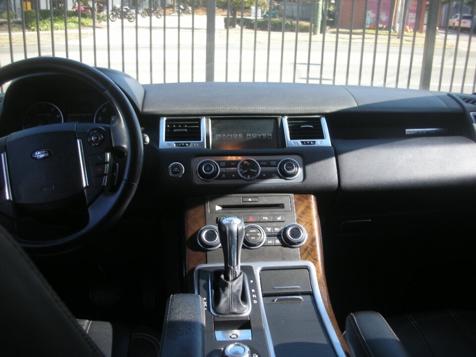 2011 Land Rover Range Rover Sport in Nashville, TN 37209 - 18078631 7