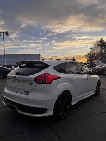 2018 Ford Focus in Eastpointe, MI 48021 - 18078660 4