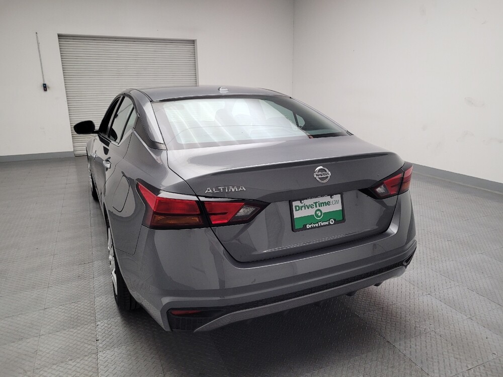 2019 Nissan Altima in Bakersfield, CA 93309 - 18078663 6