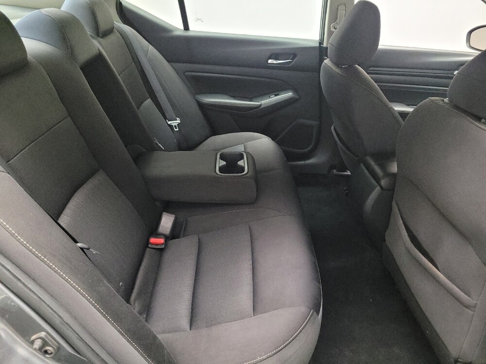 2019 Nissan Altima in Bakersfield, CA 93309 - 18078663 19