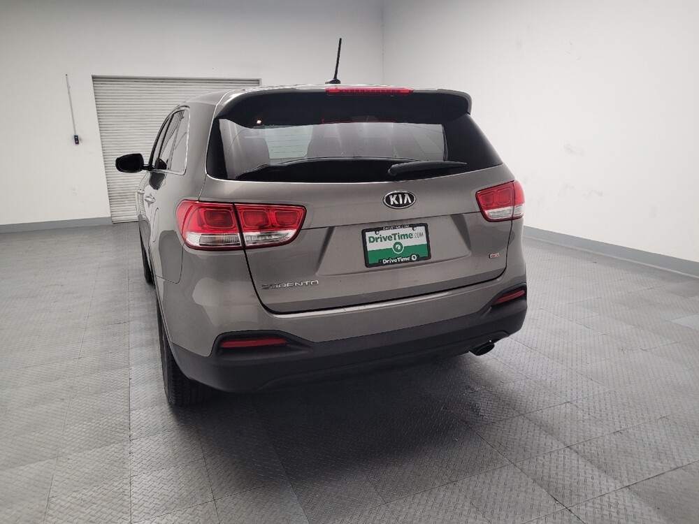 2017 Kia Sorento in Montclair, CA 91763 - 18078666 6