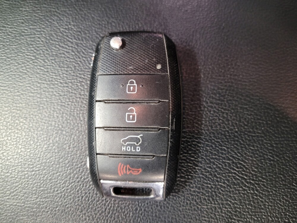 2017 Kia Sorento in Montclair, CA 91763 - 18078666 32