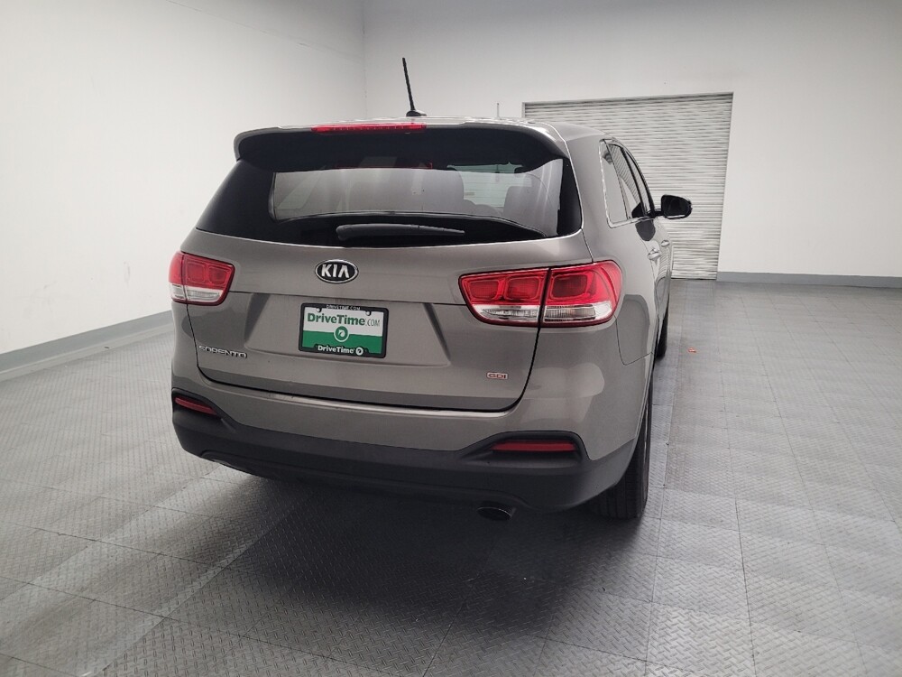 2017 Kia Sorento in Montclair, CA 91763 - 18078666 7