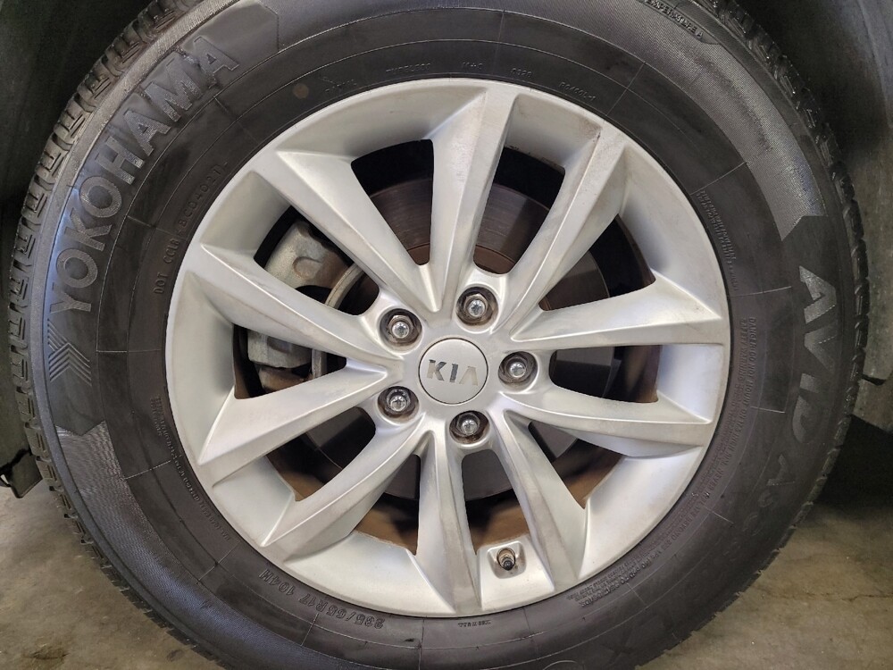 2017 Kia Sorento in Montclair, CA 91763 - 18078666 31