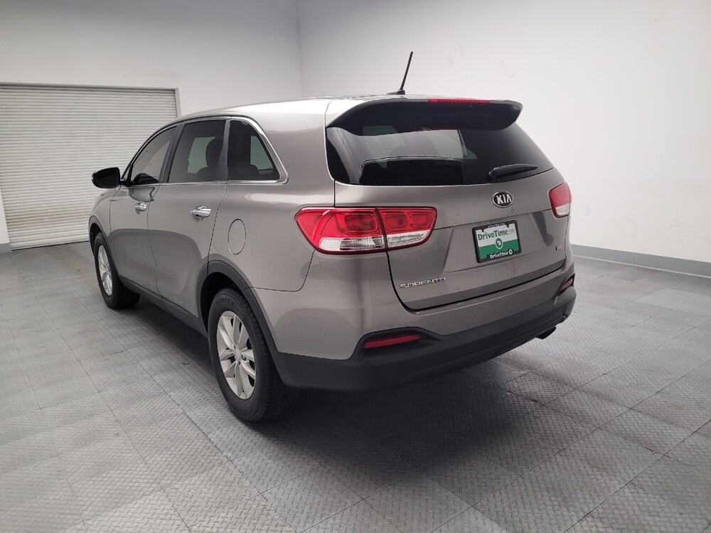 2017 Kia Sorento in Montclair, CA 91763 - 18078666 5