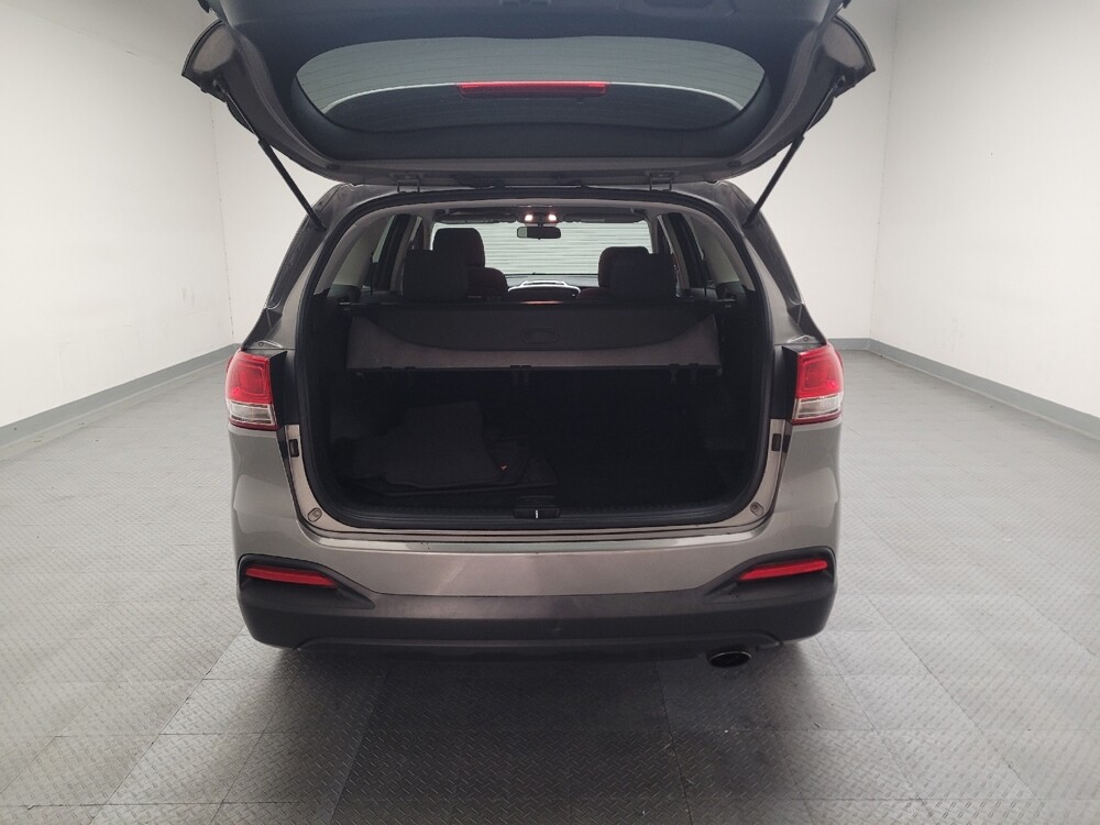 2017 Kia Sorento in Montclair, CA 91763 - 18078666 29