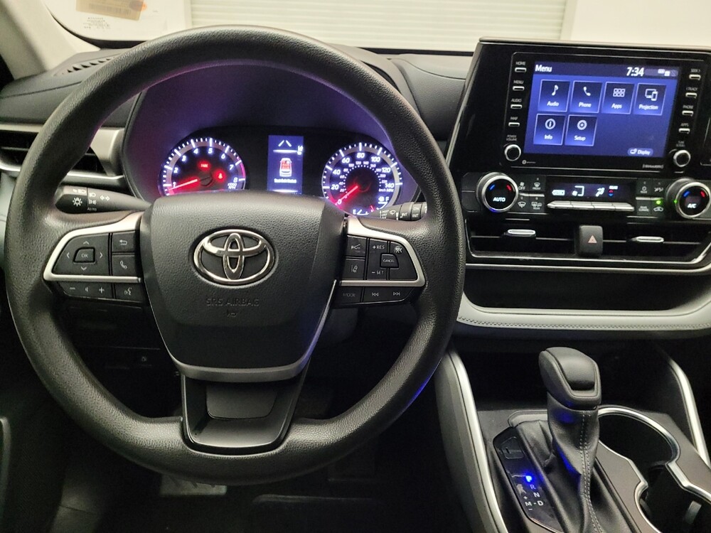 2022 Toyota Highlander in Riverside, CA 92504 - 18078668 22