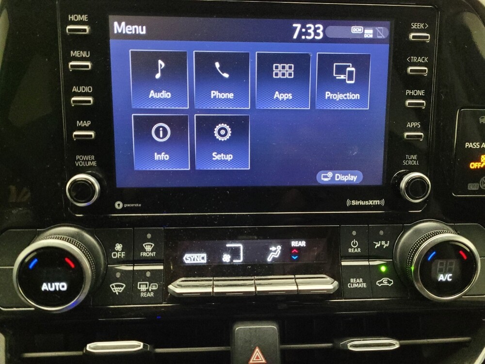 2022 Toyota Highlander in Riverside, CA 92504 - 18078668 25