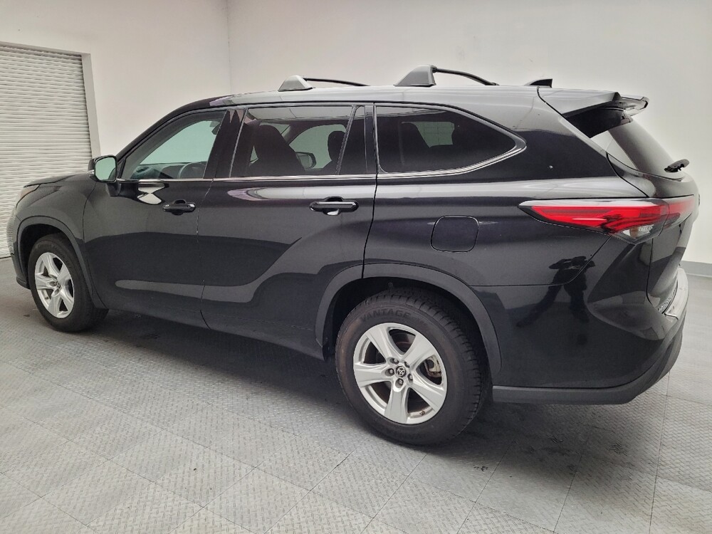 2022 Toyota Highlander in Riverside, CA 92504 - 18078668 3