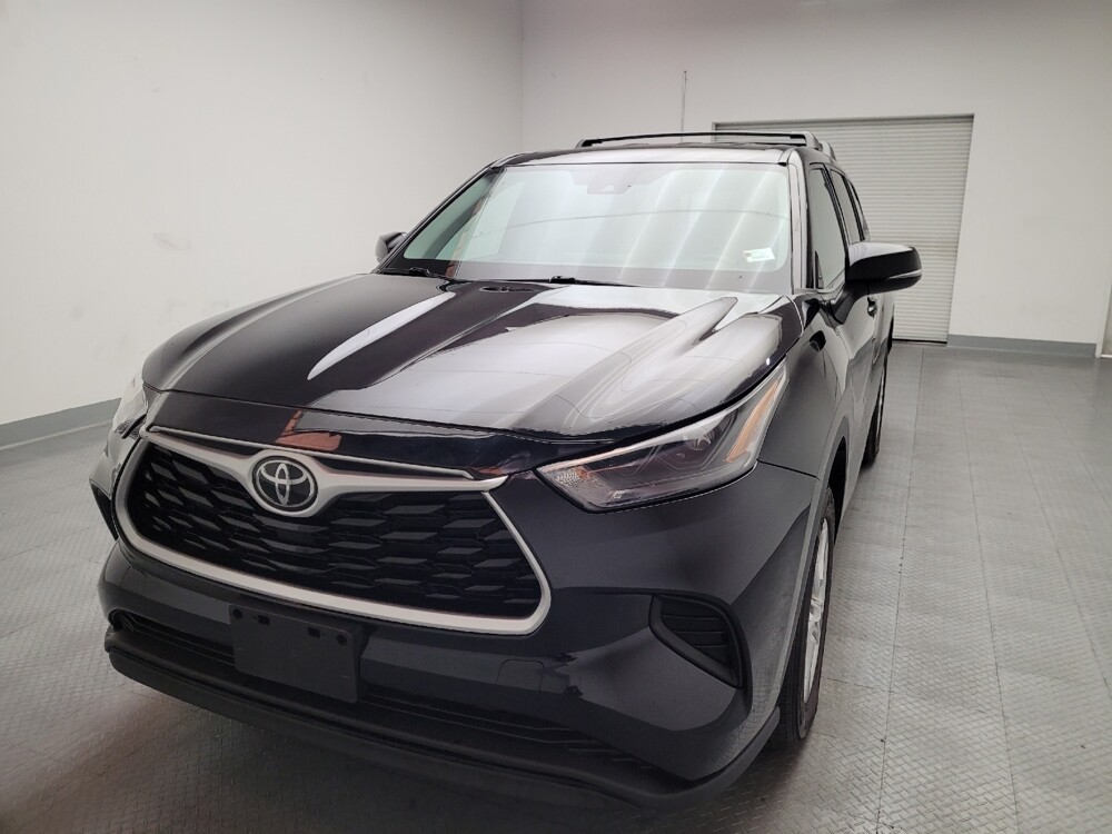2022 Toyota Highlander in Riverside, CA 92504 - 18078668 15